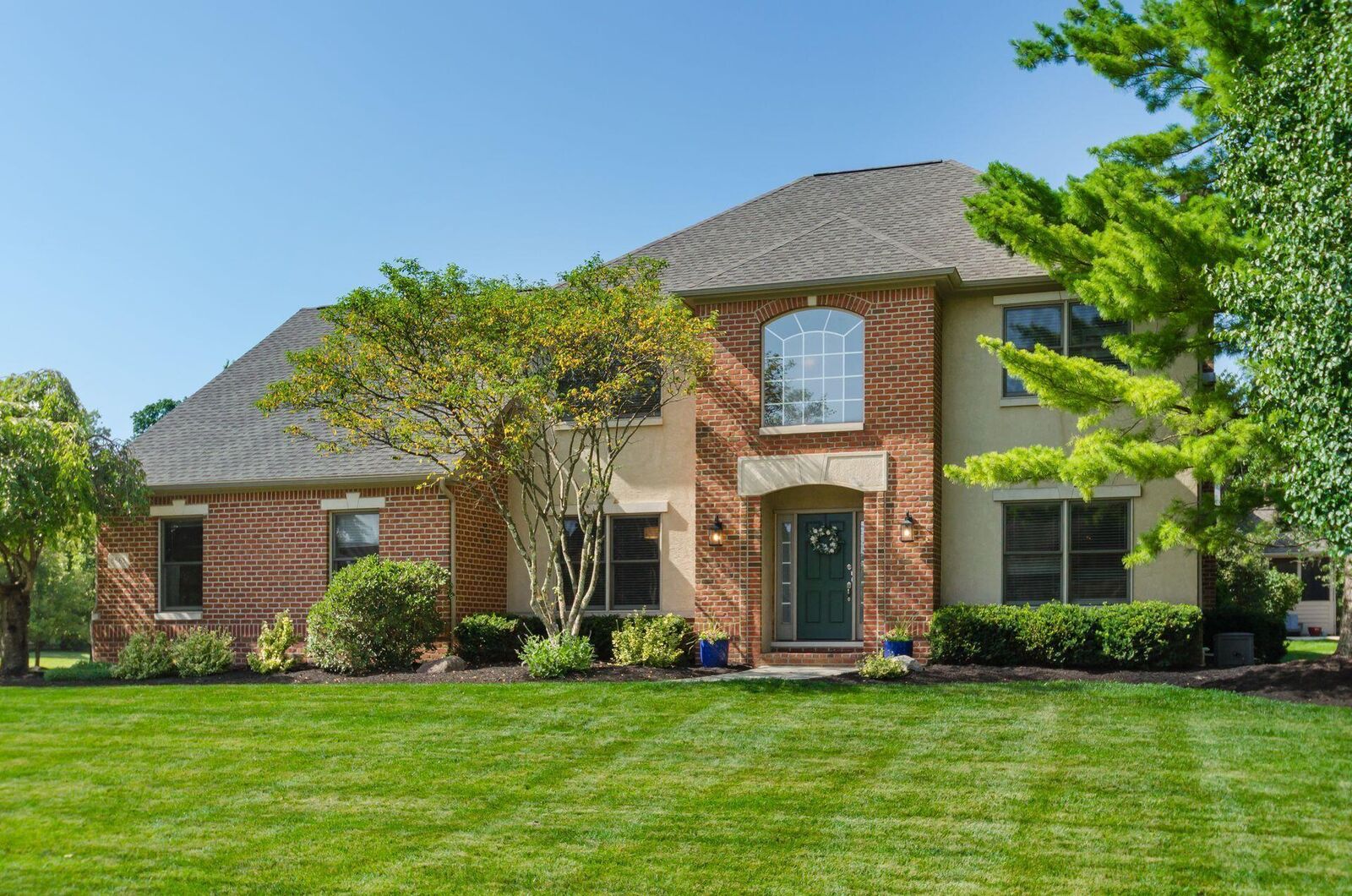 Property Photo:  5565 Troon Place  OH 43082 