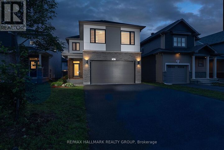 Property Photo:  57 Zaatiik Grove  ON K1X 0E5 