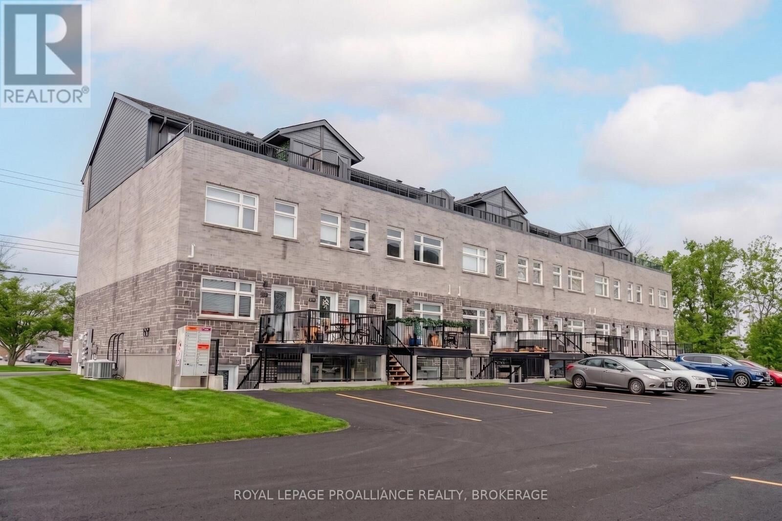 Property Photo: 809 Development Drive 105 ON K7M 0J4