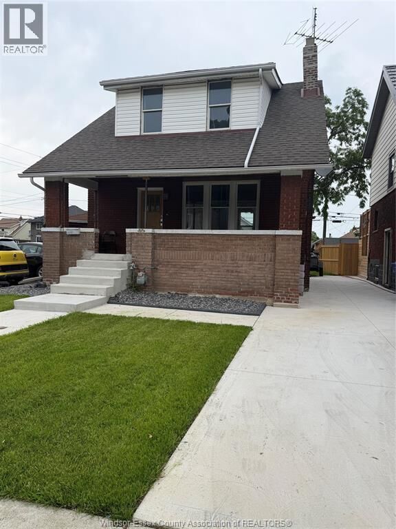 Property Photo:  1504 Elsmere  ON N8X 4H3 
