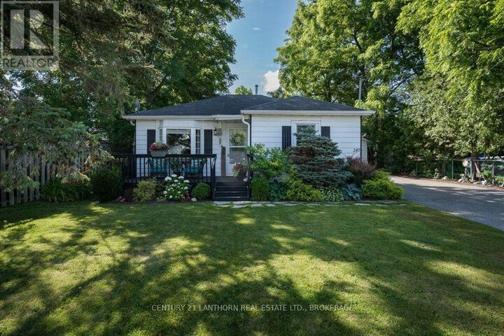 240 Thomas Street West — photo 1