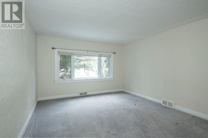 Property Photo: 327 Brunswick Street S ON P7E 1W7