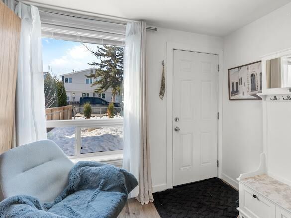 Property Photo: 469 Martin Avenue MB R2L 0C2