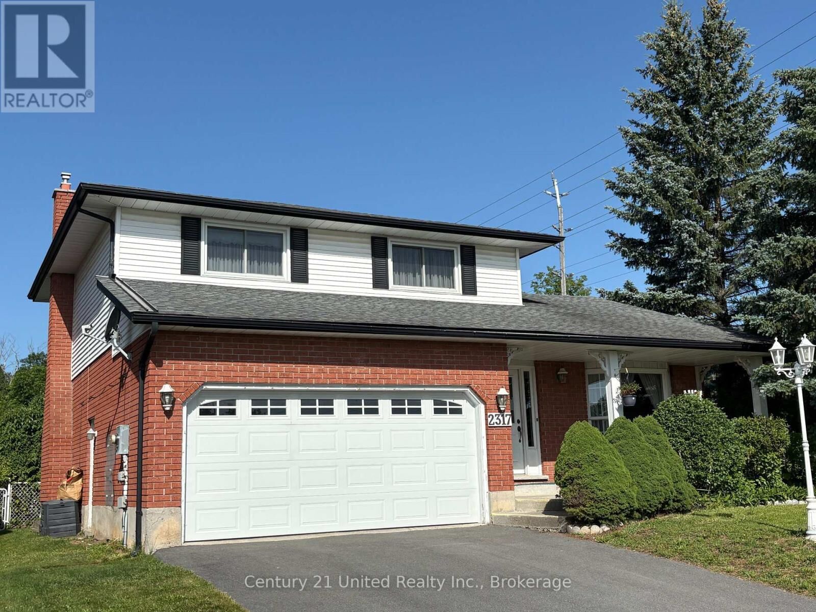 Property Photo: 2317 Woodglade Boulevard ON K9K 1T6