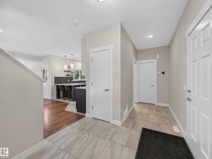 Property Photo:  46 Avebury Court  AB T8H 0Z3 