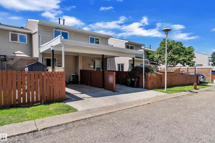 Property Photo: 6632 36A Avenue NW AB T6K 1S3