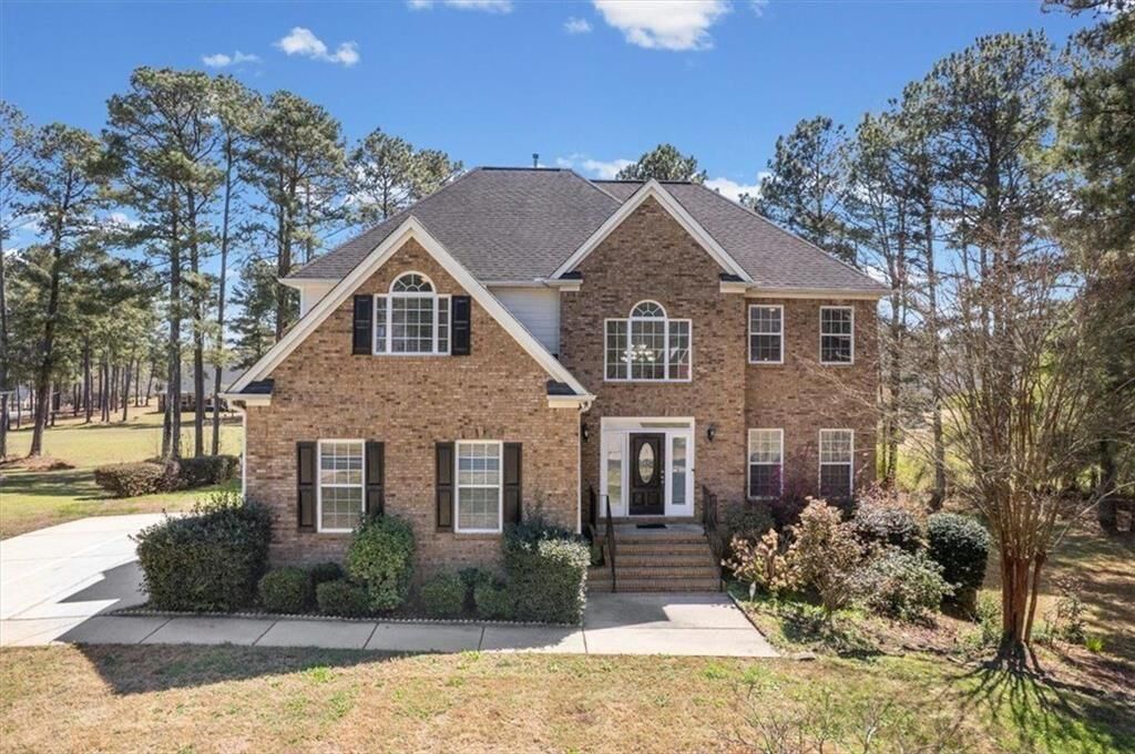 Property Photo: 405 Branch Forest Way GA 30281