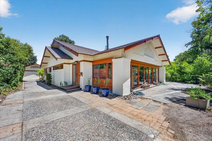 Property Photo: 641 E Yale Avenue CA 93704