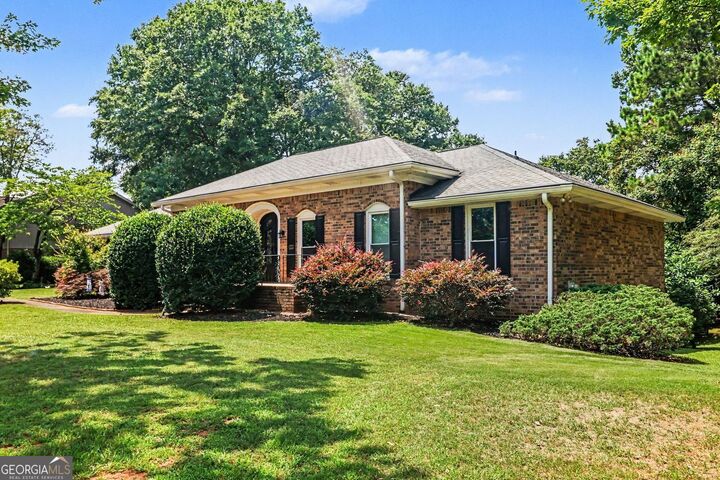 Property Photo:  410 Saddle Lake Drive  GA 30076 