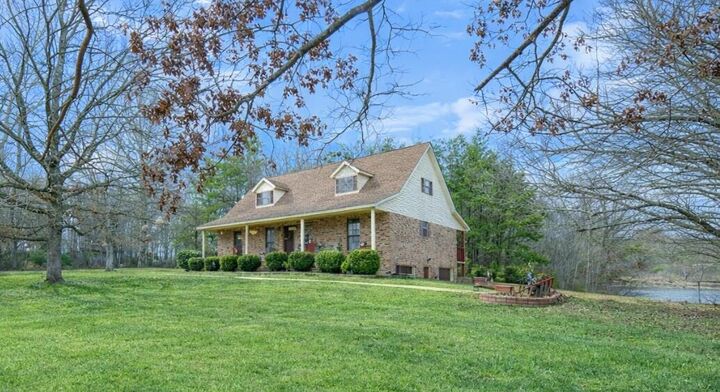 Property Photo: 733 County Road AL 35958