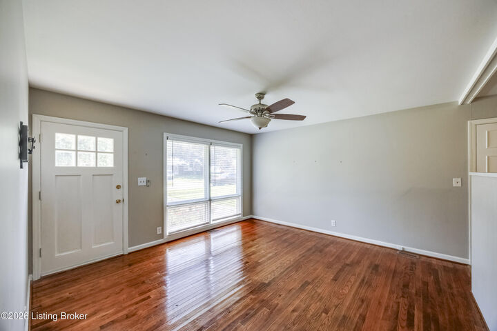 Property Photo: 2008 Dogoon Dr KY 40223