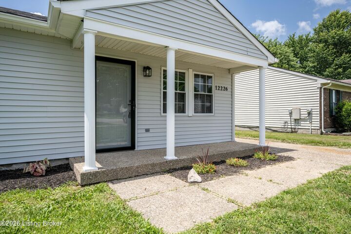 Property Photo:  12226 Somerset Dr  KY 40229 