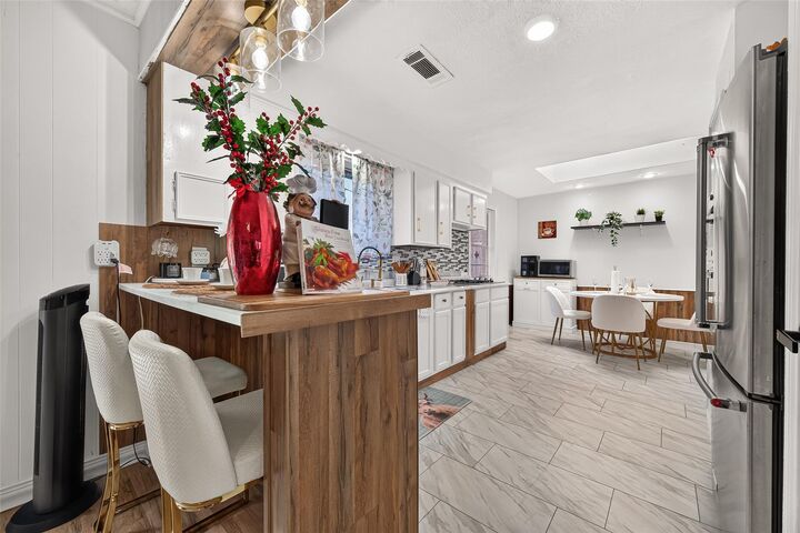 Property Photo: 6011 Knotty Wood Drive TX 77092