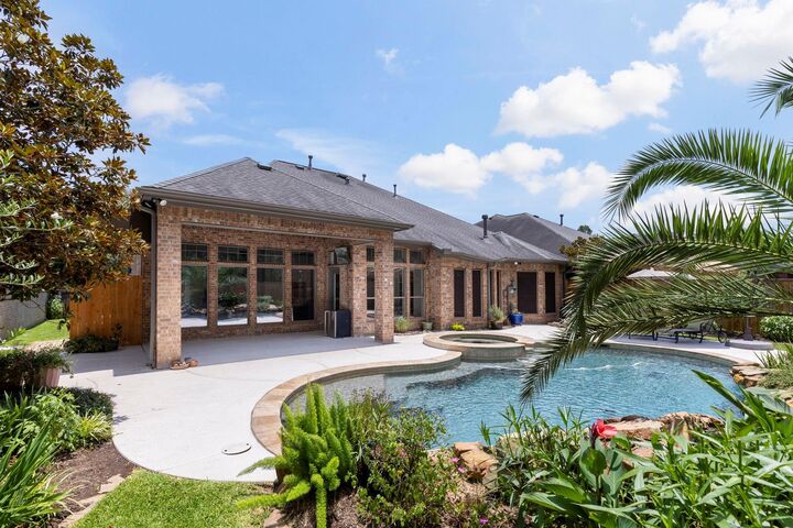 Property Photo:  35 Avalon Oaks Court  TX 77381 