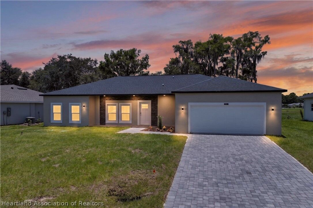 Property Photo: 6108 Aquavista Drive FL 33876