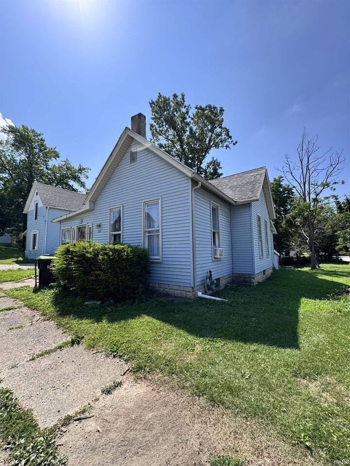 Property Photo:  807 Kintz Street  IN 46750-1541 