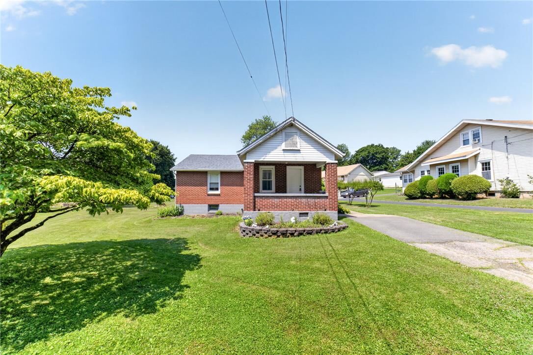 Property Photo:  1166 Stones Crossing Road  PA 18045 