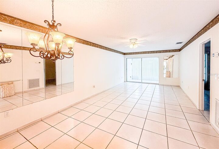 Property Photo: 2604 Woodgate Lane J6 FL 34231