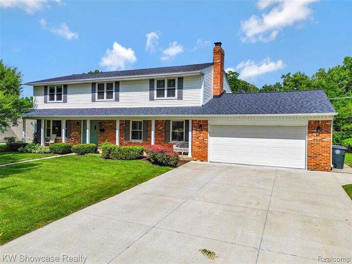 Property Photo:  16720 Wayne Road  MI 48154 2217 
