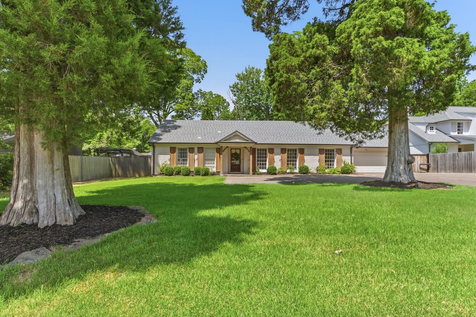 Property Photo:  55 N Whitestation Rd  TN 38117 
