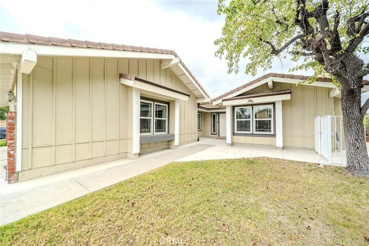 Property Photo:  4994 Via Rosa  CA 92887 