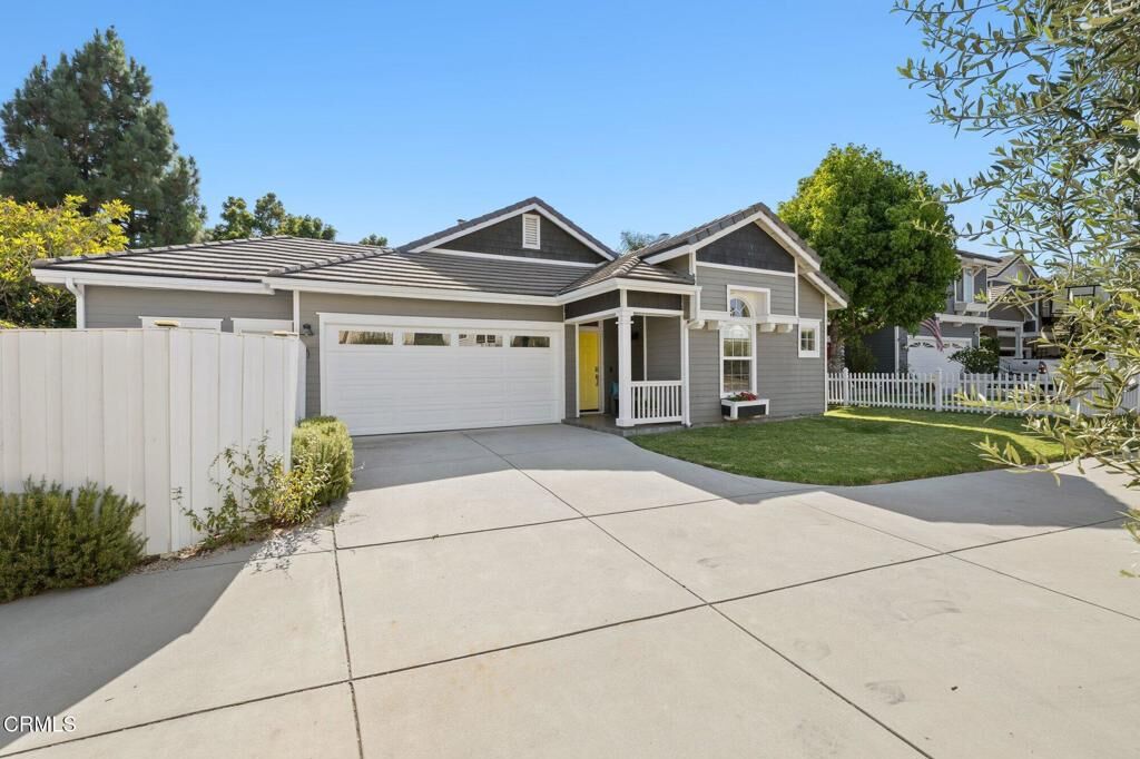 Property Photo: 795 Livingston Avenue CA 93003