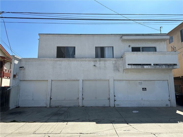 Property Photo: 1015 Dawson Avenue CA 90804