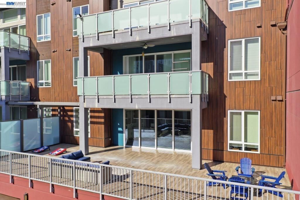 Property Photo:  2359 Halogen Cmn 104  CA 94539 