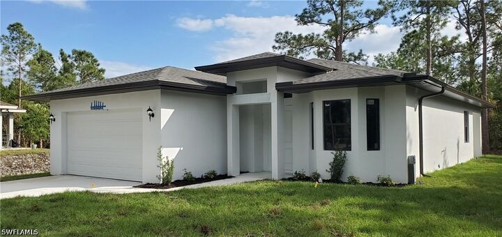 Property Photo: 4266 18th Avenue SE FL 34117