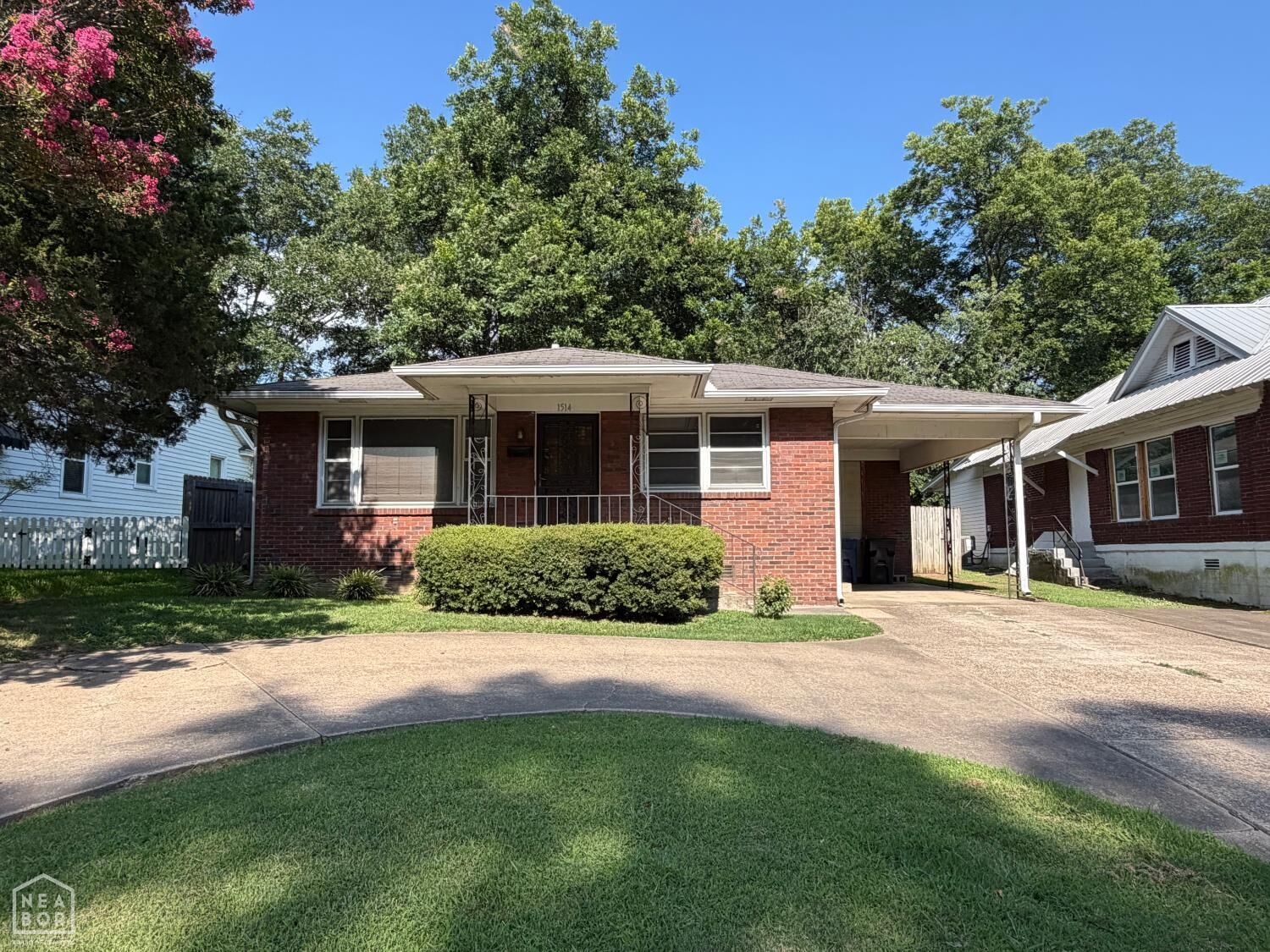 Property Photo: 1514 S Main St AR 72401
