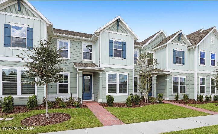 Property Photo: 36 Belfort Court FL 32092