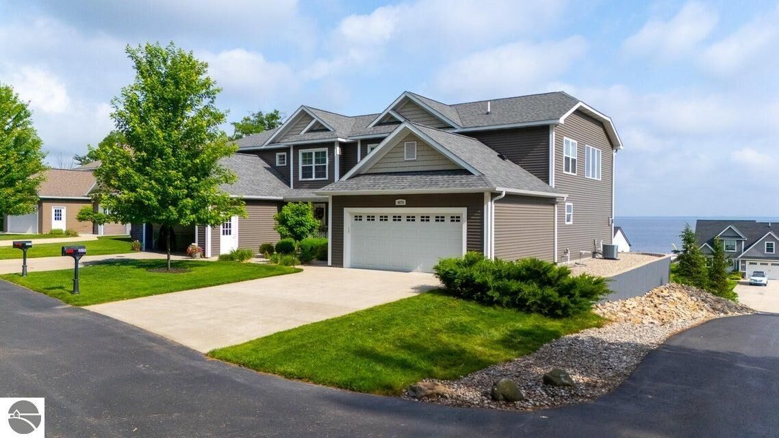 Property Photo: 4876 W Houghton Lake Drive MI 48629