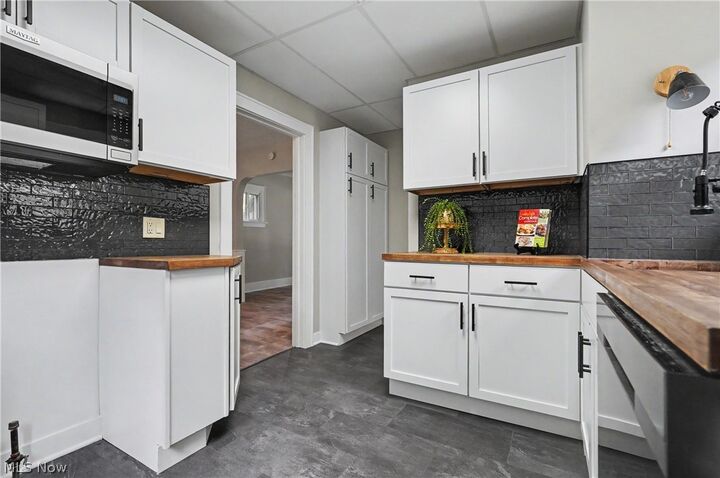 Property Photo: 616 Tallmadge Road OH 44221