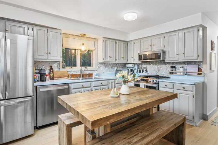 Property Photo: 429 Rolling Ridge Road NH 03812