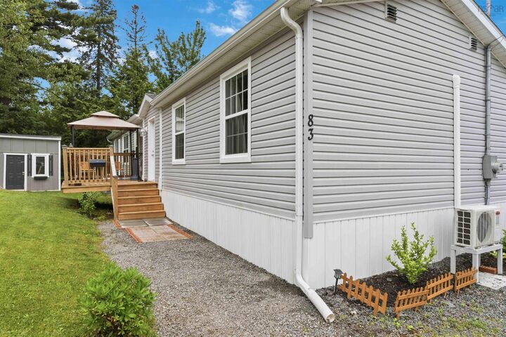 83 Cedarwood Crescent — photo 1