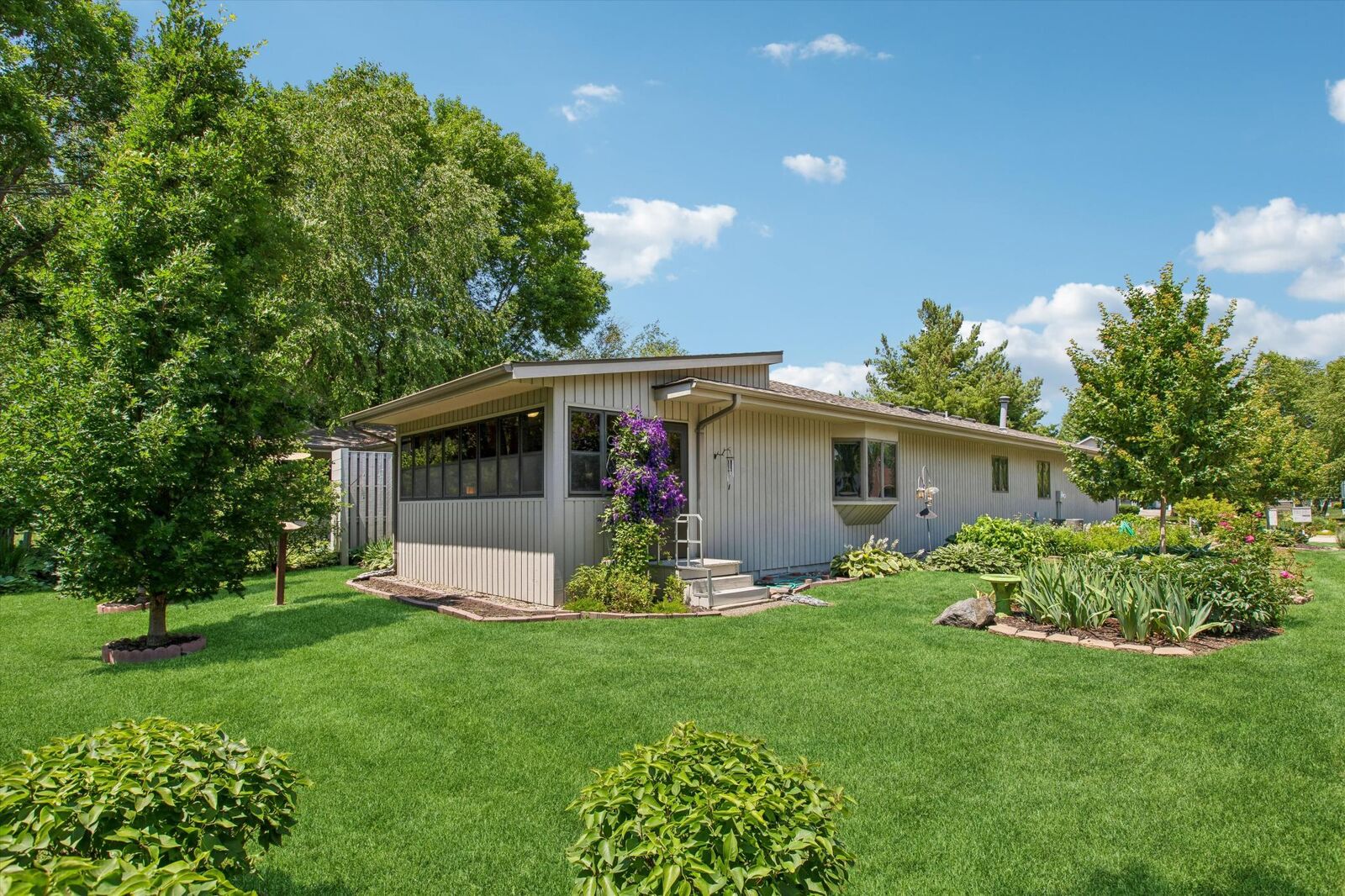 Property Photo: 701 Hackerson Court MN 55057