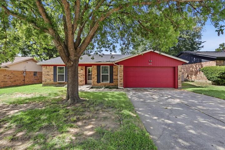 Property Photo: 5670 Philadelphia Court TX 76148