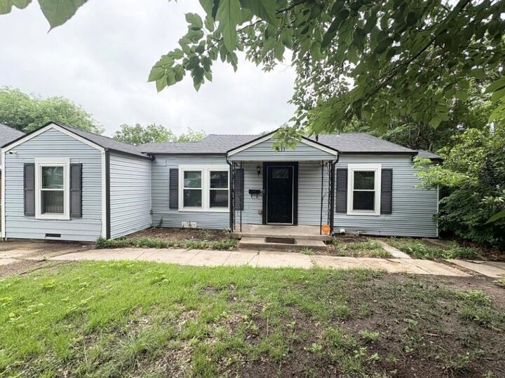 Property Photo: 4233 Alamo Avenue TX 76107