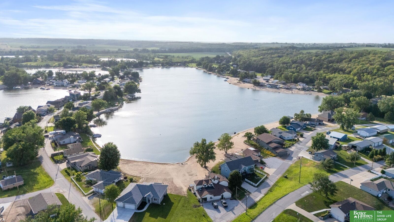 Property Photo: 2702 Annabelle Drive NE 68123