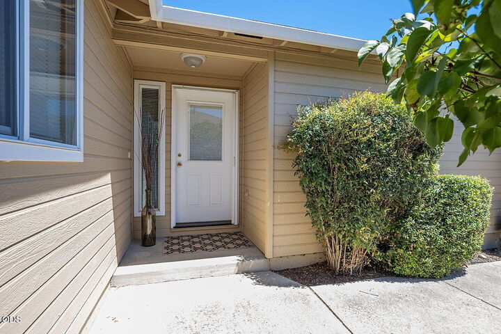 Property Photo: 430 W Crystal Drive OR 97524