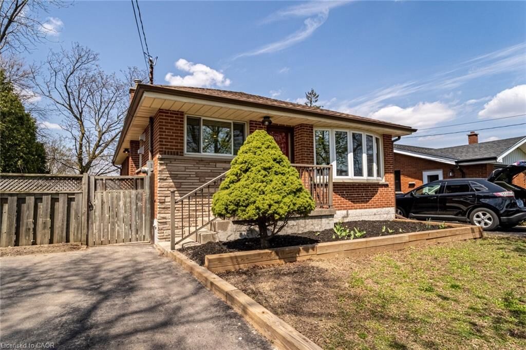 Property Photo:  146 Welbourn Drive Lower  ON L9A 3N4 