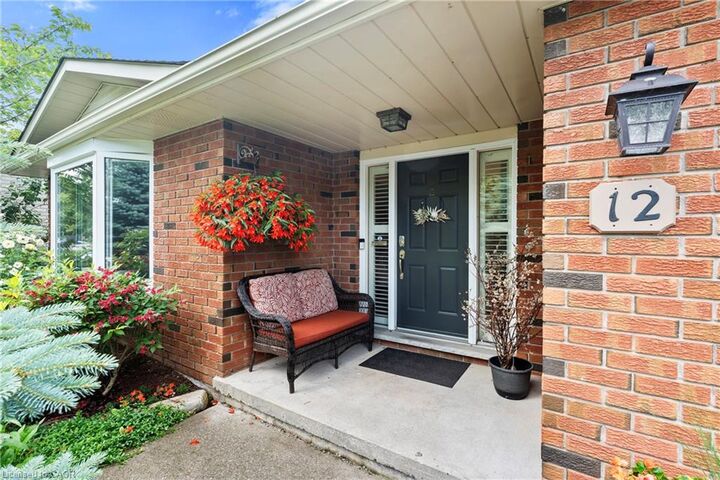 Property Photo: 12 Stonebridge Gate ON L2S 3N1