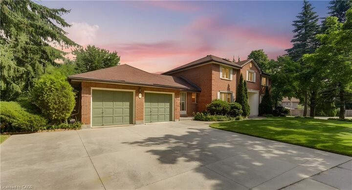 Photo de la propriété:  46 Huntingdale Drive  ON N2A 3K6 