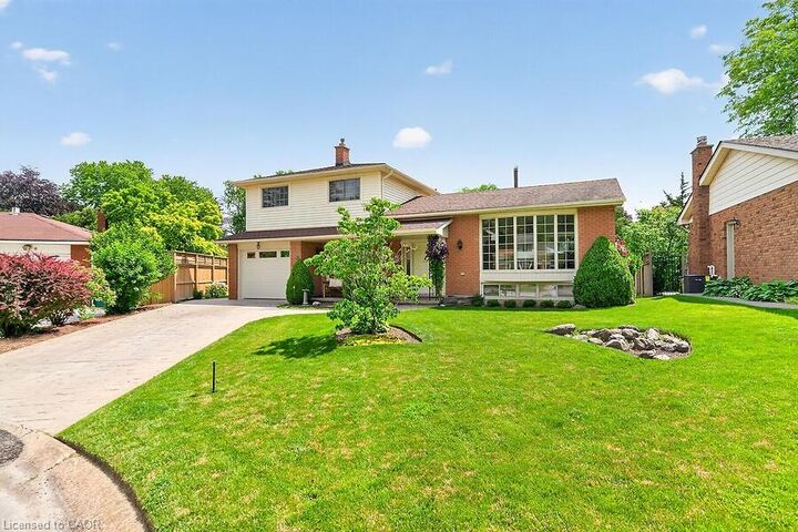 Property Photo:  7 Elizabeth Court  ON L9H 3M1 