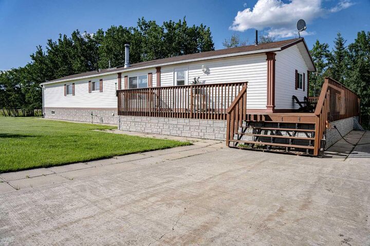 Property Photo: 85027 Highway 688 AB T0H 3B0