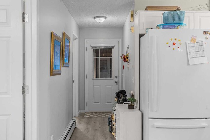 Property Photo:  504 Banff Avenue 8  AB T1L 1E3 