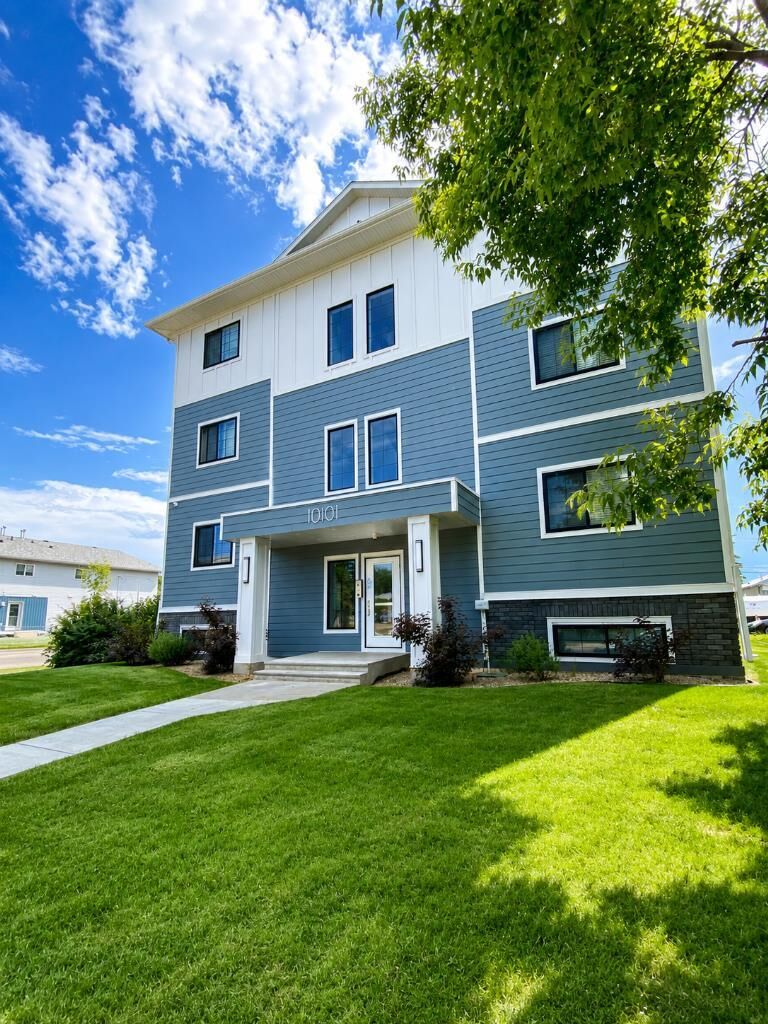 Property Photo:  10101 105 Avenue 101  AB T8V 1H3 
