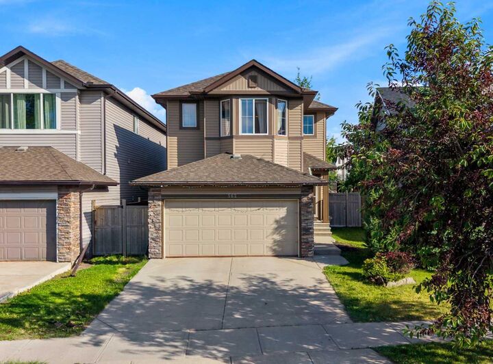 562 Cranston Drive SE — photo 1