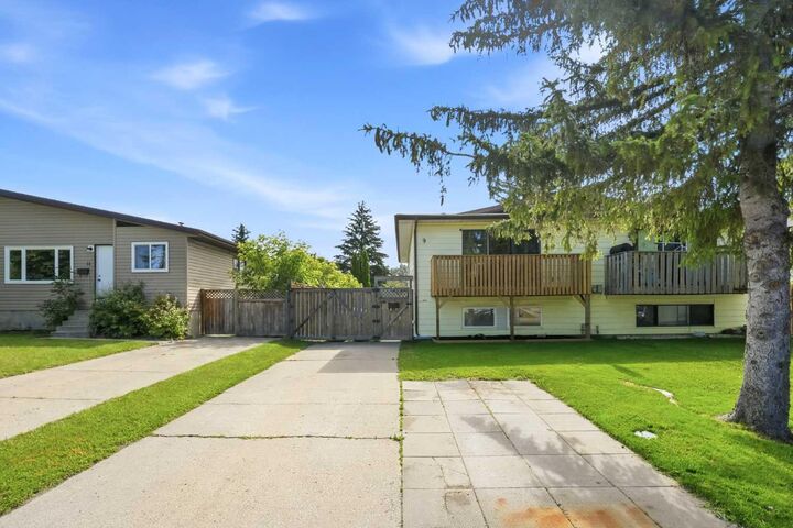 Property Photo:  9 Griffiths Avenue  AB T4P 2K6 