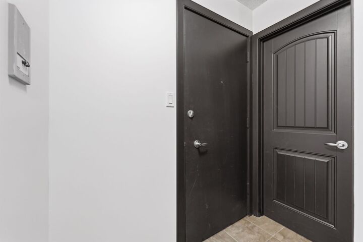 Property Photo: 620 15 Avenue SW 302 AB T2R 0R5